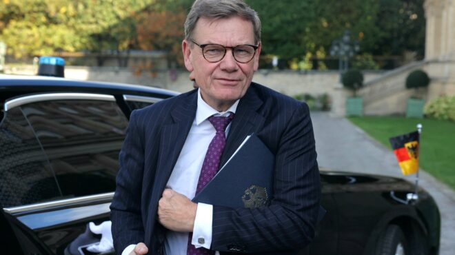 στην-αγκυρα-αύριο-ο-γερμανός-υπ-εξωτερ-563870206