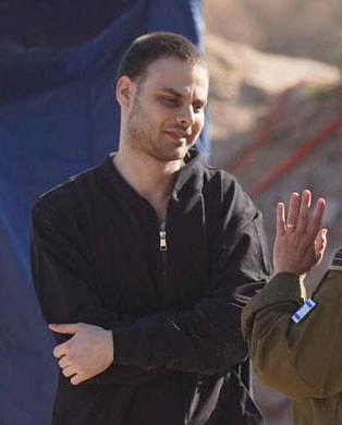 «Είσαι η ζωή μου»: Δάκρυα χαράς στο Ισραήλ για την επιστροφή των ομήρων έπειτα από 738 ημέρες-14