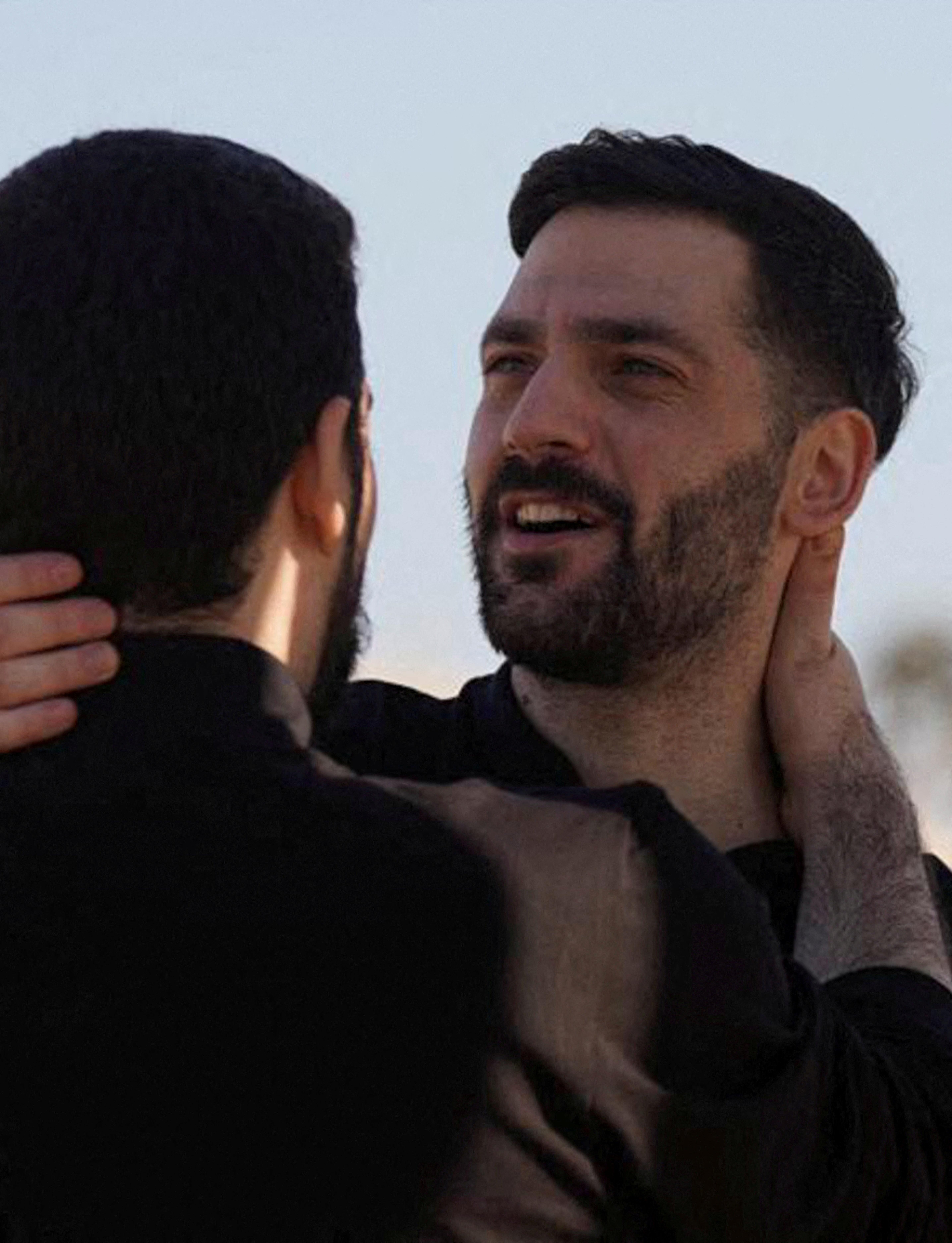 «Είσαι η ζωή μου»: Δάκρυα χαράς στο Ισραήλ για την επιστροφή των ομήρων έπειτα από 738 ημέρες-13