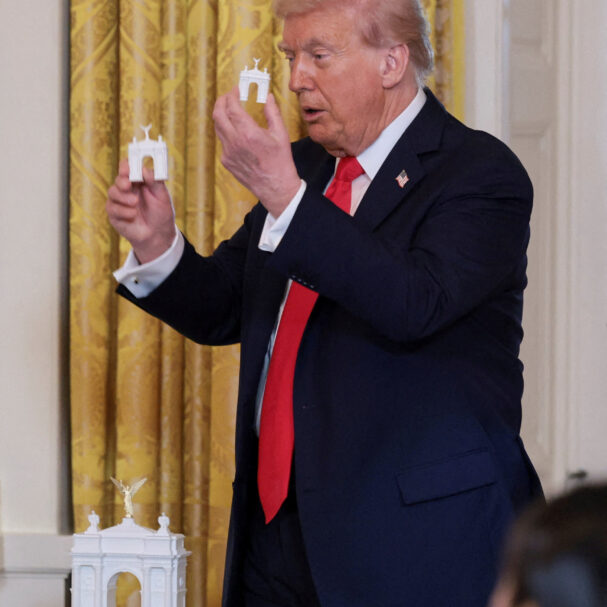 τα-εμπόδια-για-την-αψίδα-του-τραμπ-563873623