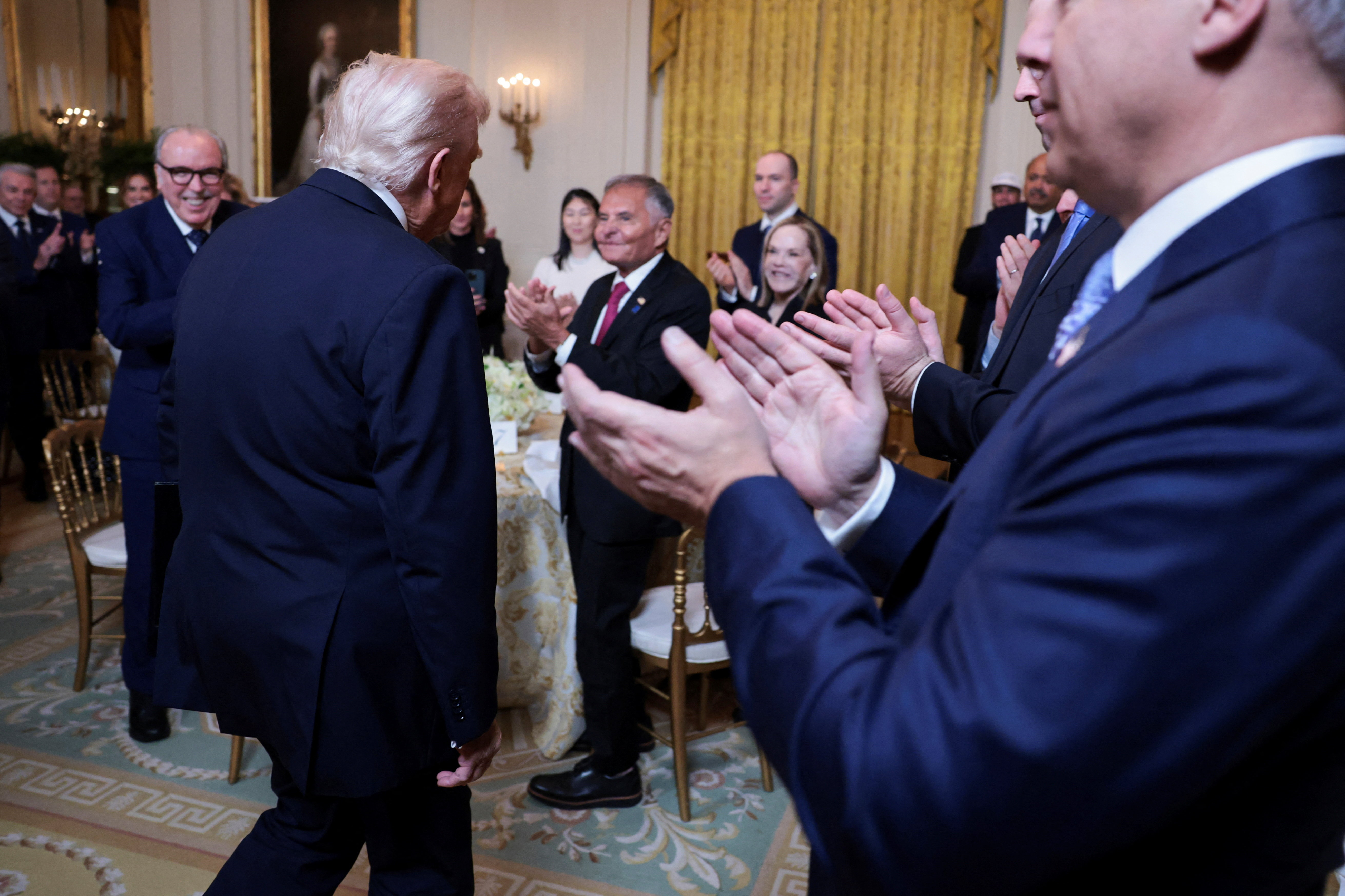 Τραμπ: Δείπνο στους «πολύ γενναιόδωρους» χρηματοδότες της νέας αίθουσας χoρού του Λευκού Οίκου-3