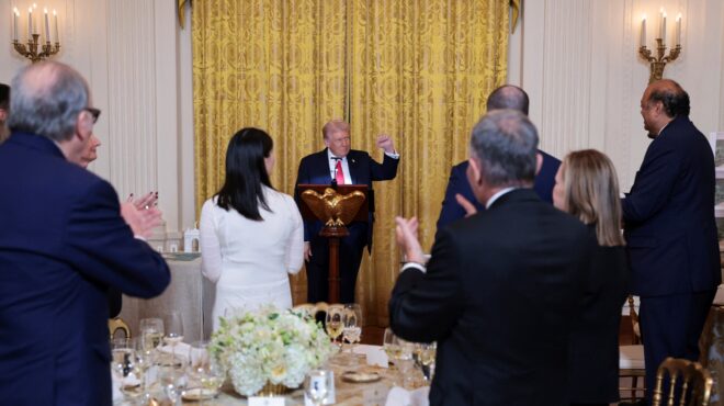 τραμπ-δείπνο-στους-πολύ-γενναιόδωρο-563869726