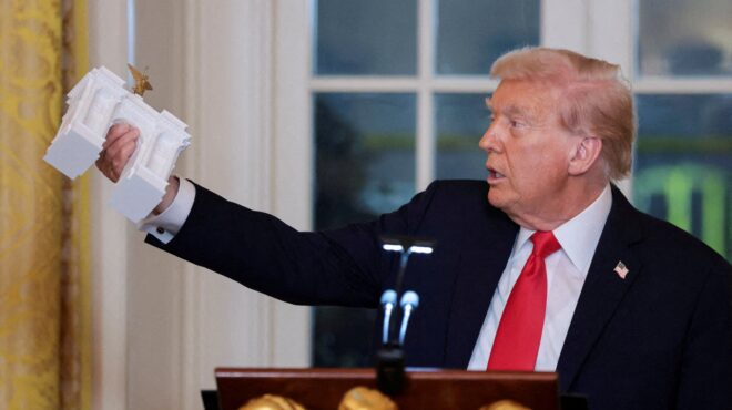 arc-de-trump-ο-ντόναλντ-τραμπ-θέλει-μια-αψίδα-563869690