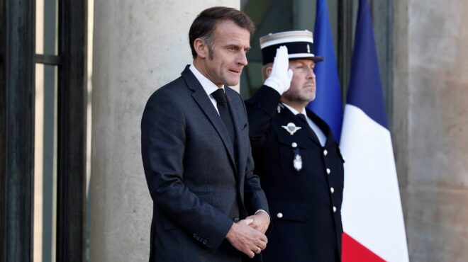 politico-για-μακρόν-γιατί-σβήνει-το-άστρο-του-563881168