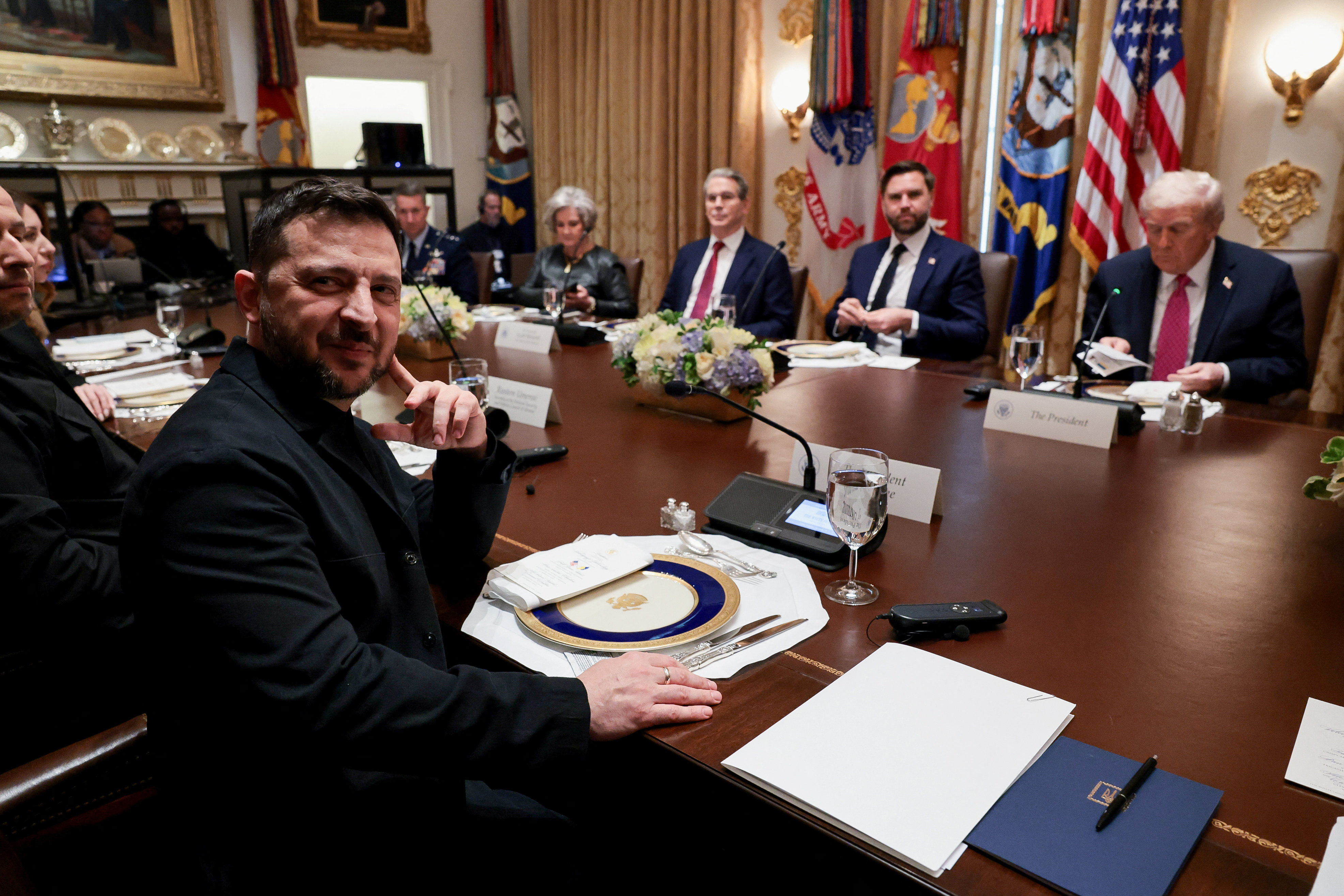 Τραμπ σε Ζελένσκι: Θέλω να τελειώσει ο πόλεμος, όχι να δώσω Tomahawk-1