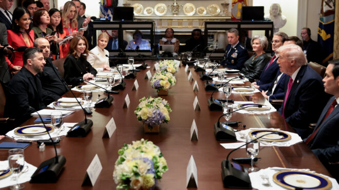 ενταση-στη-συνάντηση-του-λευκού-οίκου-563874370