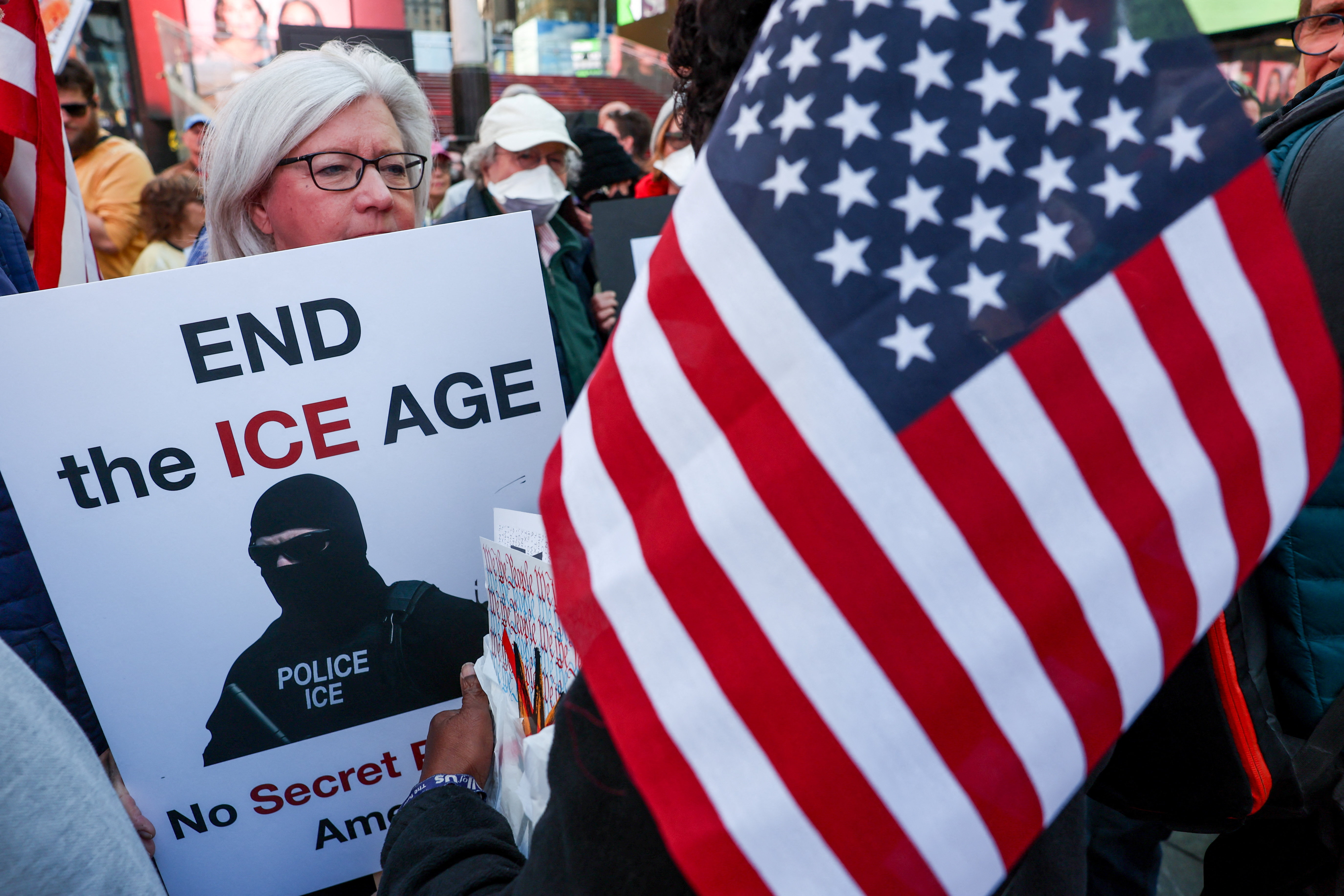 «No Kings»: Μαζικές διαδηλώσεις σε 2.600 πόλεις των ΗΠΑ κατά του Τραμπ-14