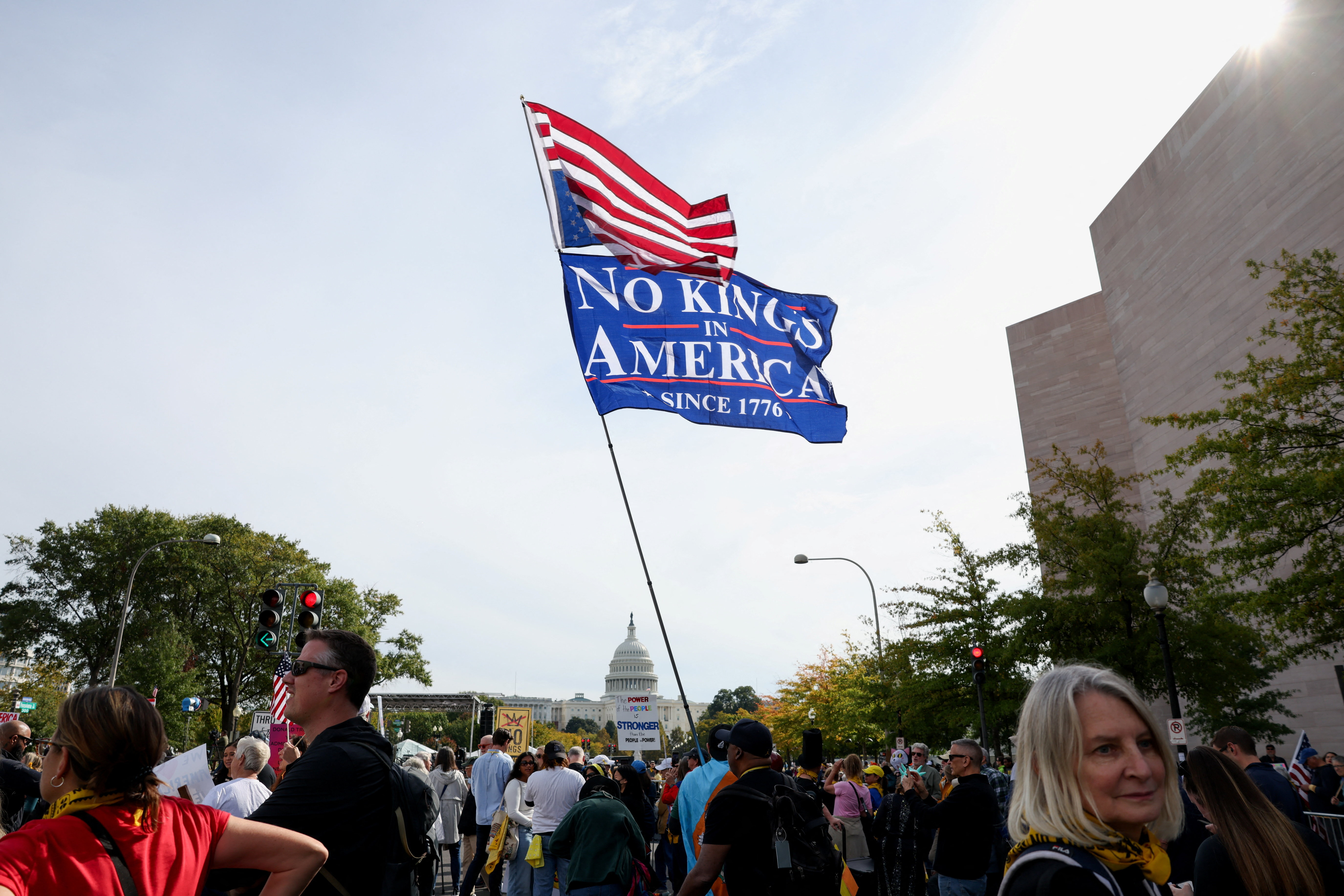 «No Kings»: Μαζικές διαδηλώσεις σε 2.600 πόλεις των ΗΠΑ κατά του Τραμπ-15