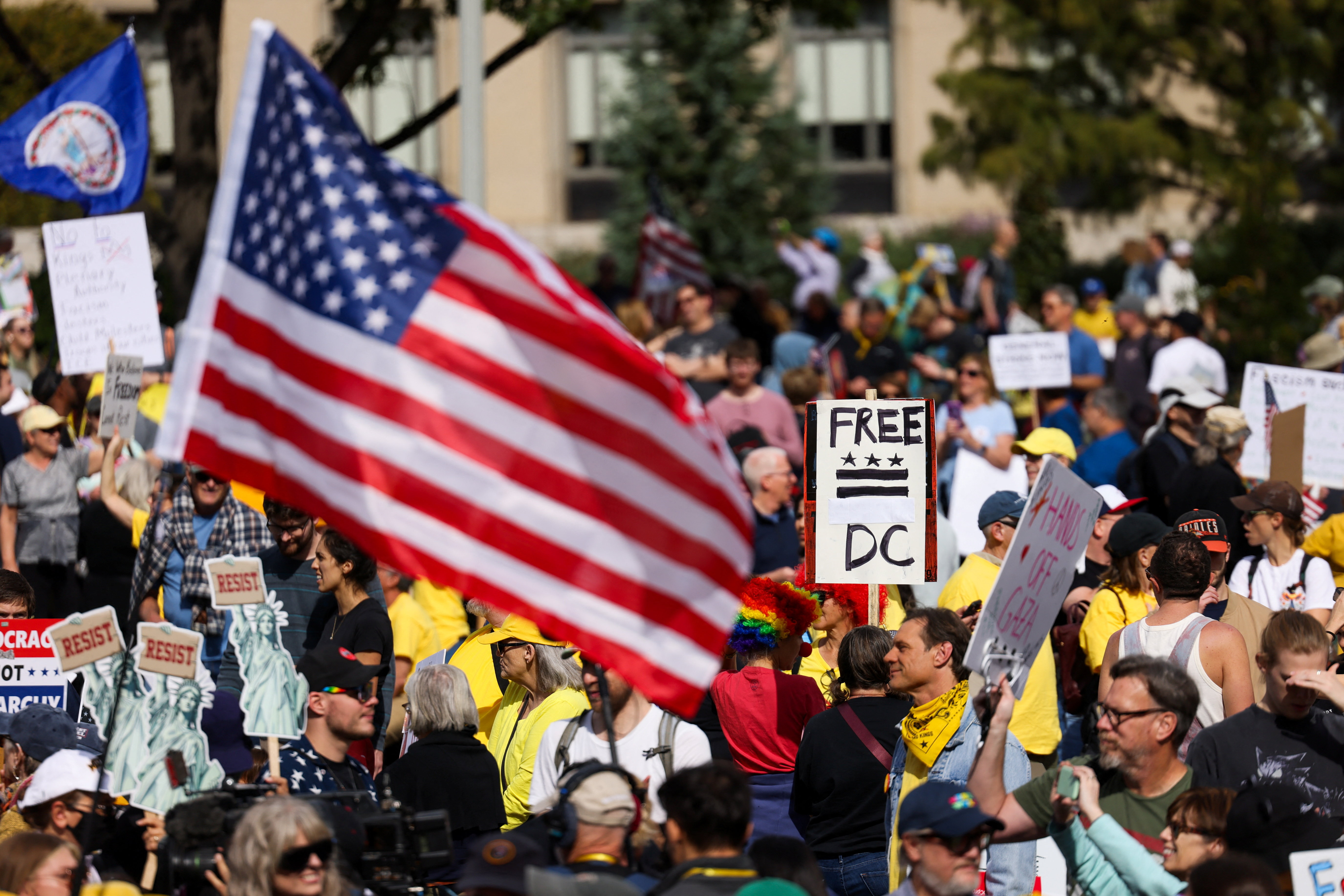 «No Kings»: Μαζικές διαδηλώσεις σε 2.600 πόλεις των ΗΠΑ κατά του Τραμπ-4