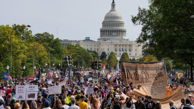 no-kings-μαζικές-διαδηλώσεις-σε-2-600-πόλεις-τω-563876167