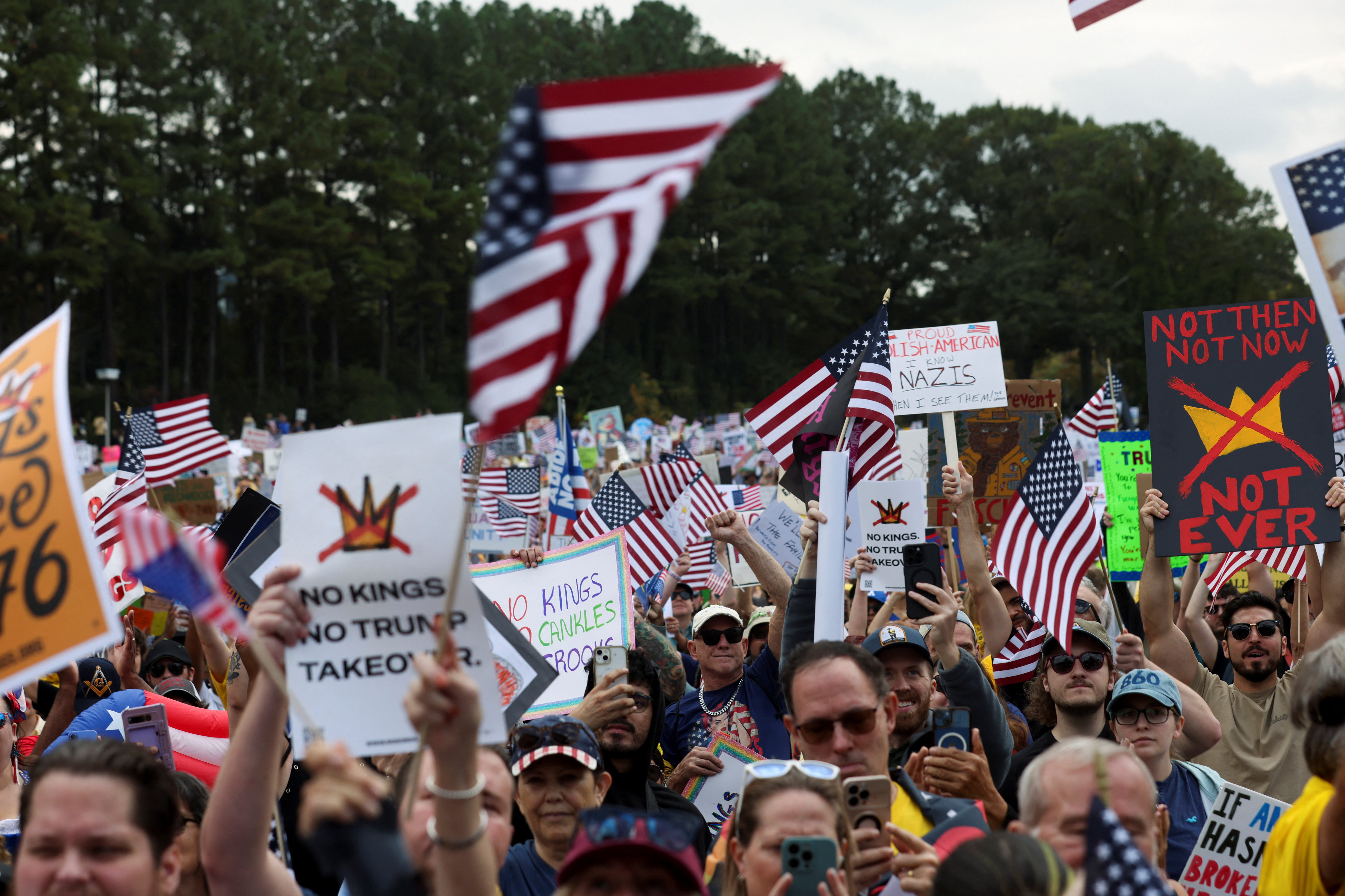 «No Kings»: Μαζικές διαδηλώσεις σε 2.600 πόλεις των ΗΠΑ κατά του Τραμπ-21