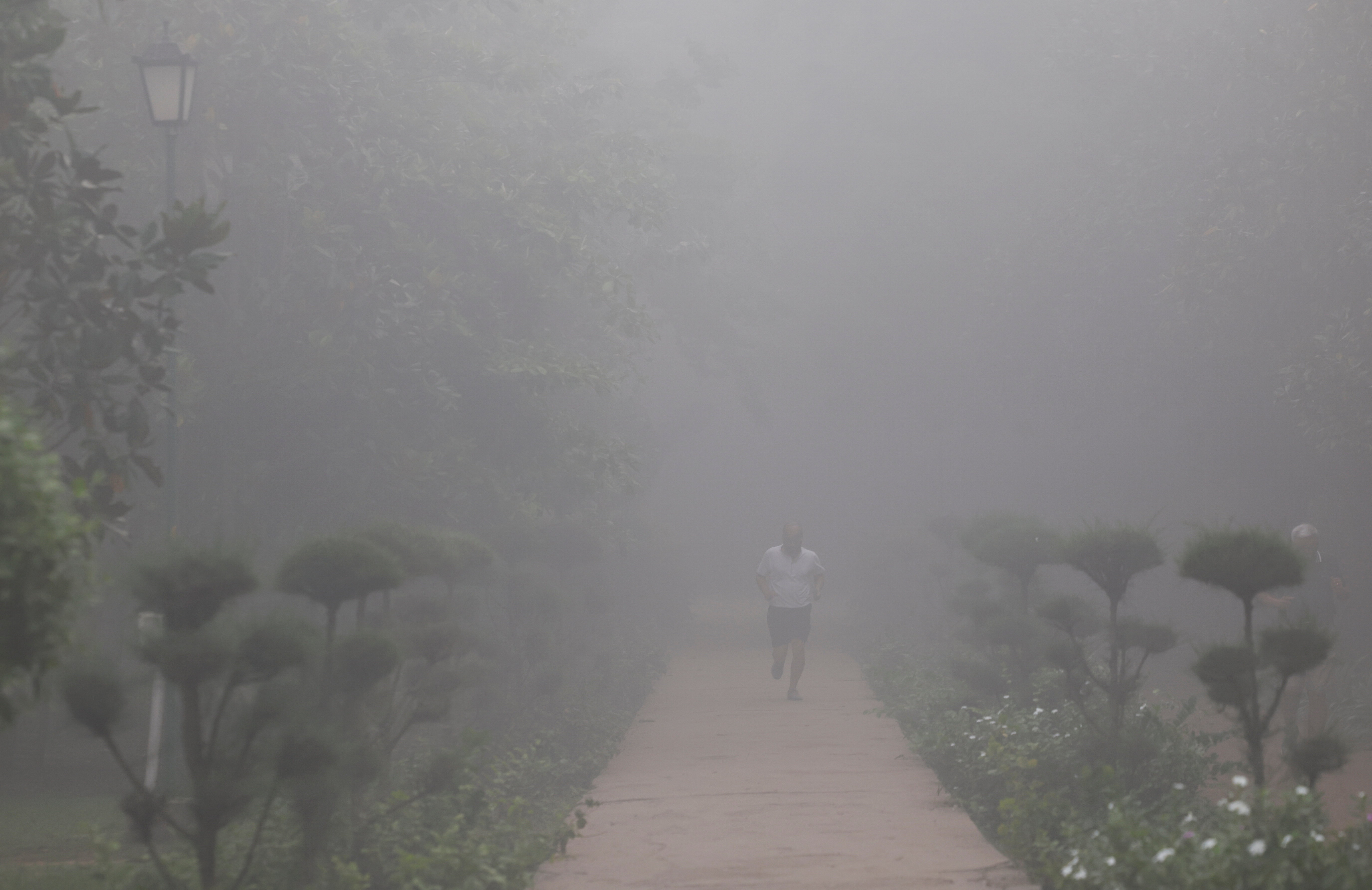Τοξικό νέφος κάλυψε το Νέο Δελχί λόγω των κροτίδων ινδουιστικού φεστιβάλ-1