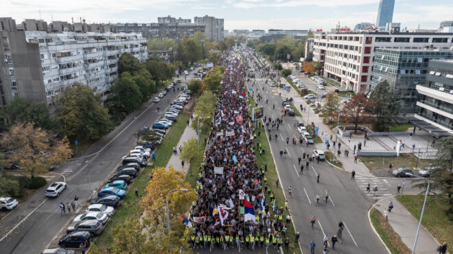 σερβία-χιλιάδες-στους-δρόμους-για-τον-563894749