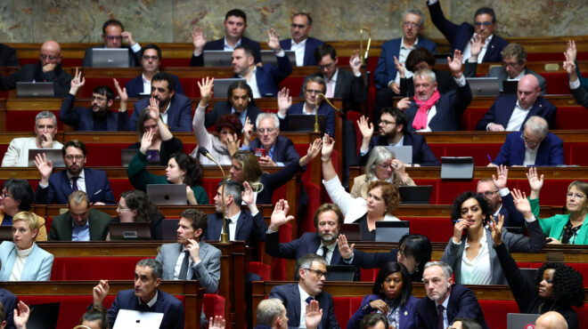 γαλλία-η-εθνοσυνέλευση-απέρριψε-πρότ-563896723