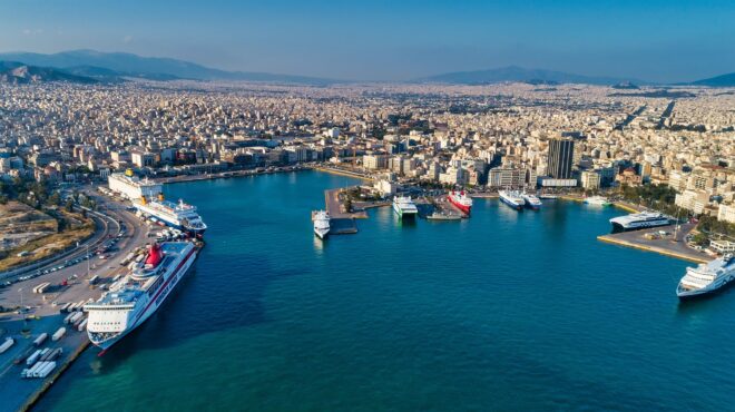 συγκέντρωση-και-στρεβλώσεις-στην-ακτ-563872174