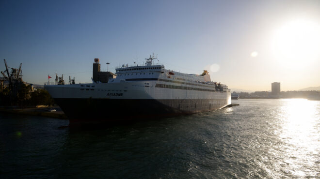 εδε-και-προσωρινή-απομάκρυνση-του-λιμ-563889313