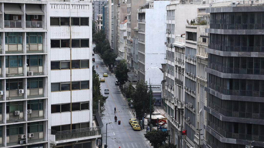 monopoly-με-παλιά-γραφεία-στην-αθήνα-17-αυξήθ-563860270