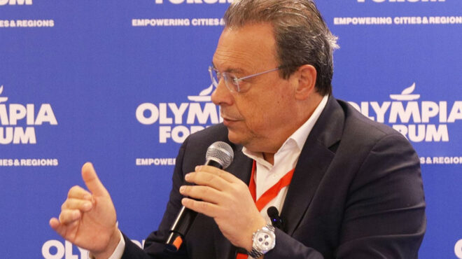 πρώτα-πυρά-εναντίον-του-τσίπρα-563857306