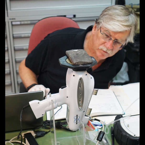 ακτίνες-χ-σε-γραμμική-β΄-563857726