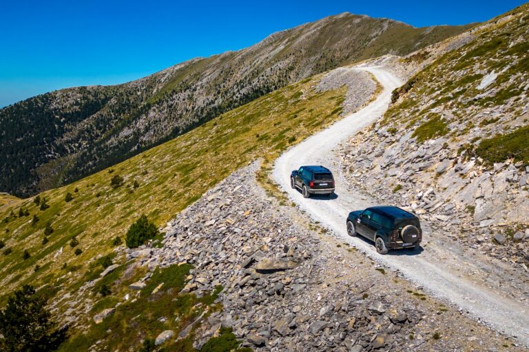 Οδοιπορικό στον Όλυμπο με τα Defender 110 και Toyota Land Cruiser 250-7