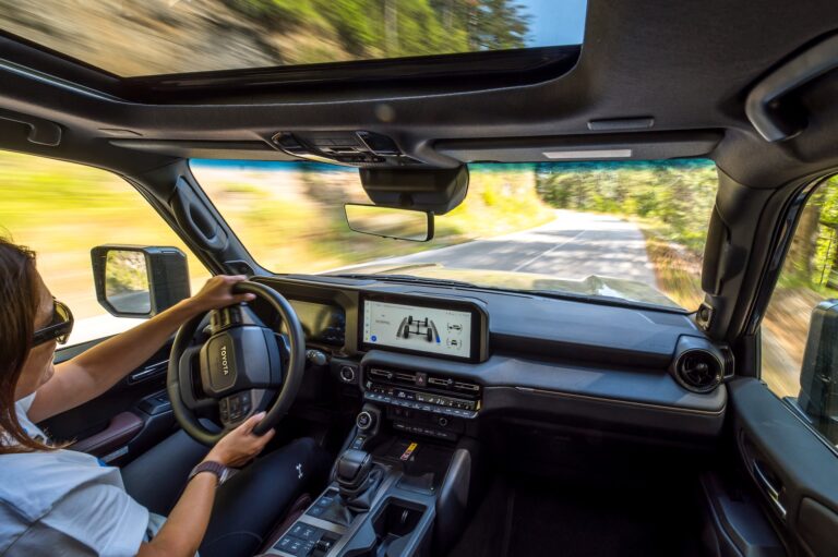 Οδοιπορικό στον Όλυμπο με τα Defender 110 και Toyota Land Cruiser 250-5