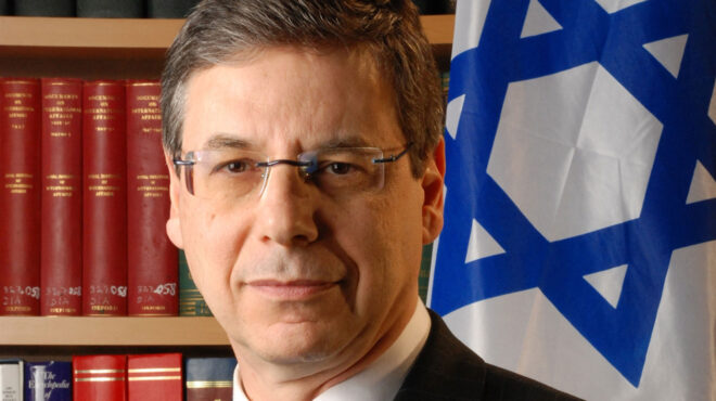 ντάνι-αγιαλόν-στην-κ-χάρη-στον-τραμπ-563862697