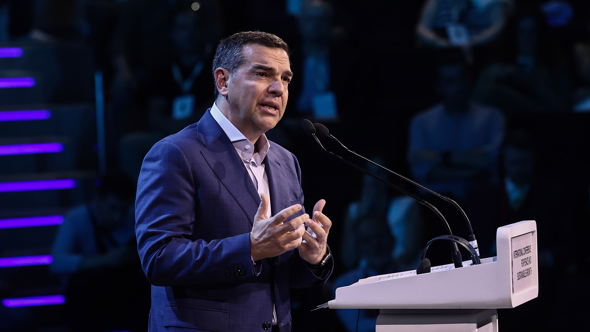 αλέξης-τσίπρας-τα-μηνύματα-της-παραίτ-563851678