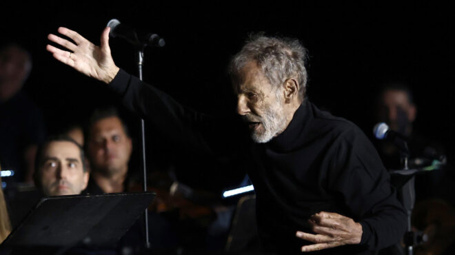 το-αντίο-του-ξαρχάκου-στον-σαββόπουλο-563881765