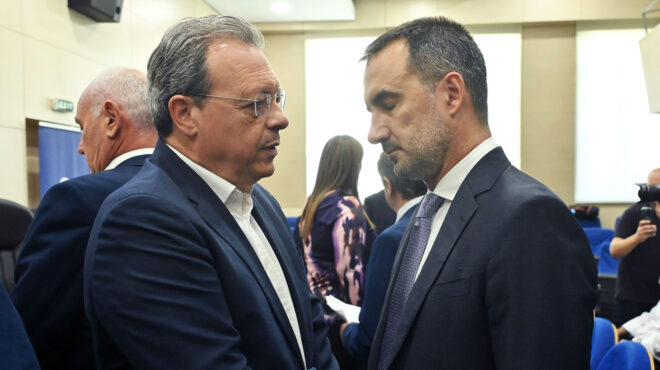 συριζα-νέα-αριστερά-αναζήτηση-κοινο-563843095