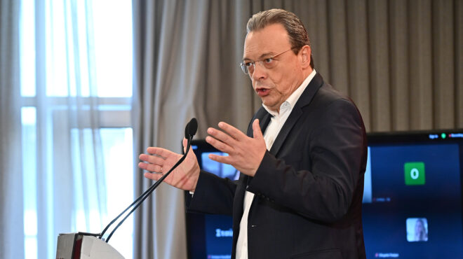 φάμελλος-τα-υπερκέρδη-των-καρτέλ-ισοπ-563859601