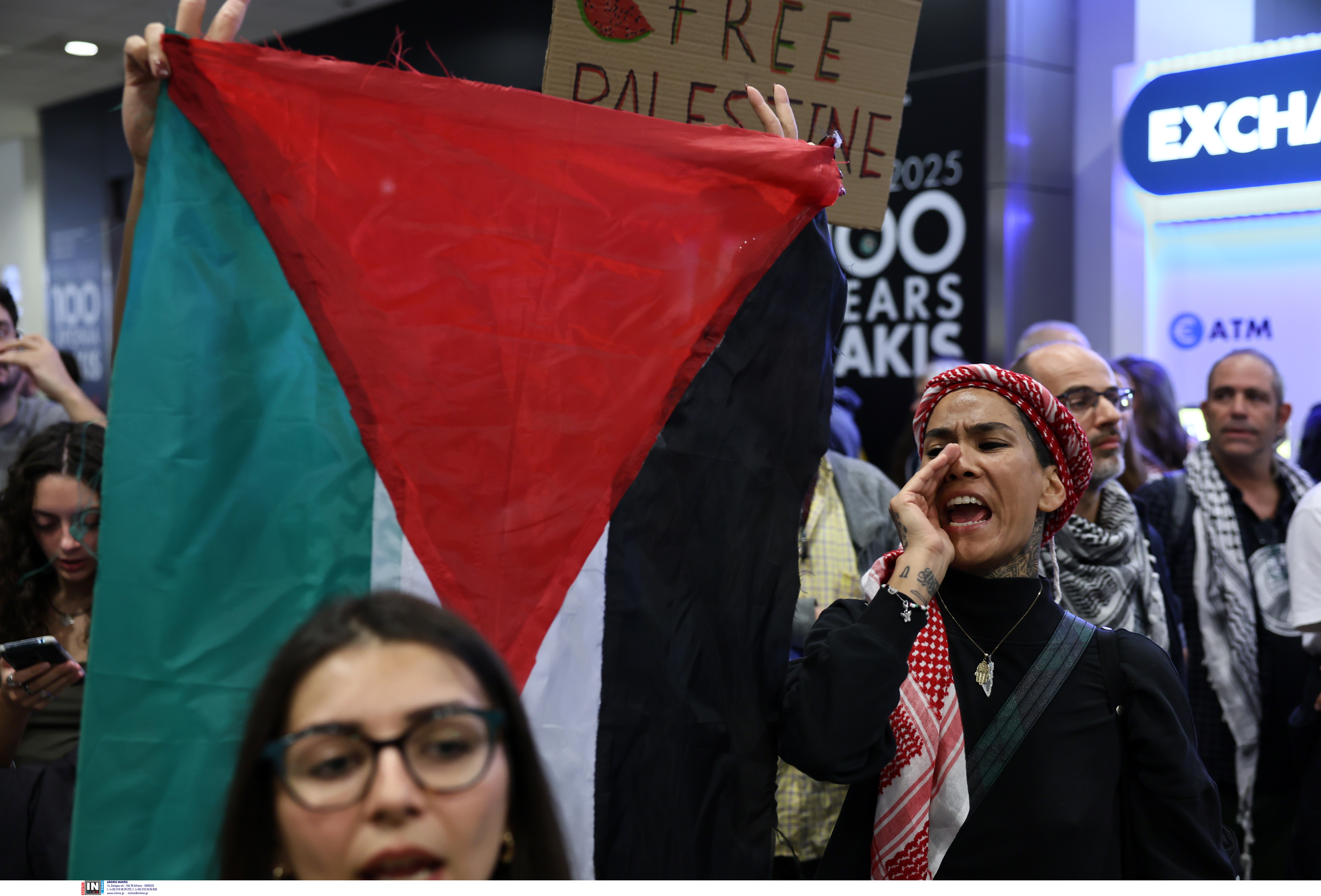 Εικόνες από τον επαναπατρισμό των 27 ακτιβιστών του στολίσκου για τη Γάζα-2