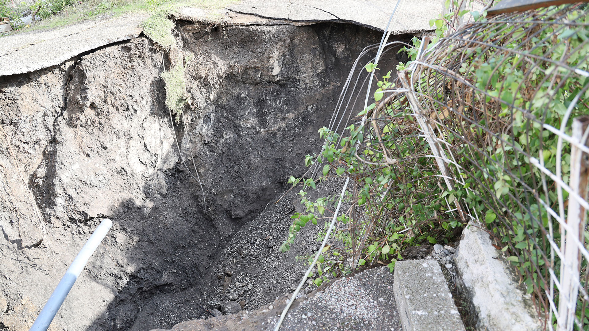 «Δεν είναι η πρώτη καθίζηση στην περιοχή μας»-1