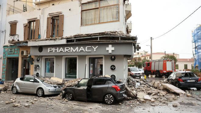 κατέρρευσε-μπαλκόνι-κτιρίου-στο-λαύρ-563854255