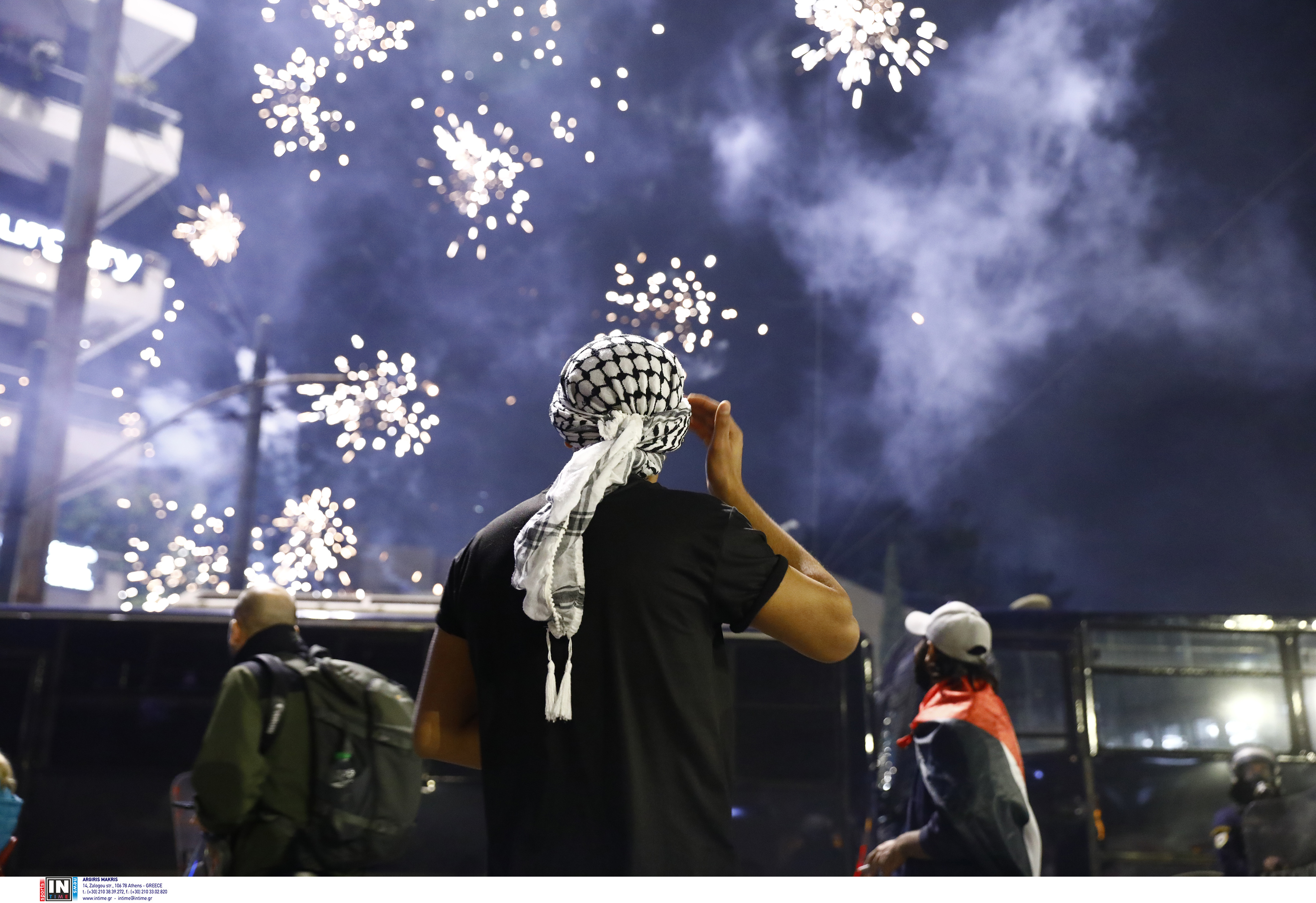 Επεισόδια έξω από την πρεσβεία του Ισραήλ στην Αθήνα [εικόνες]-2