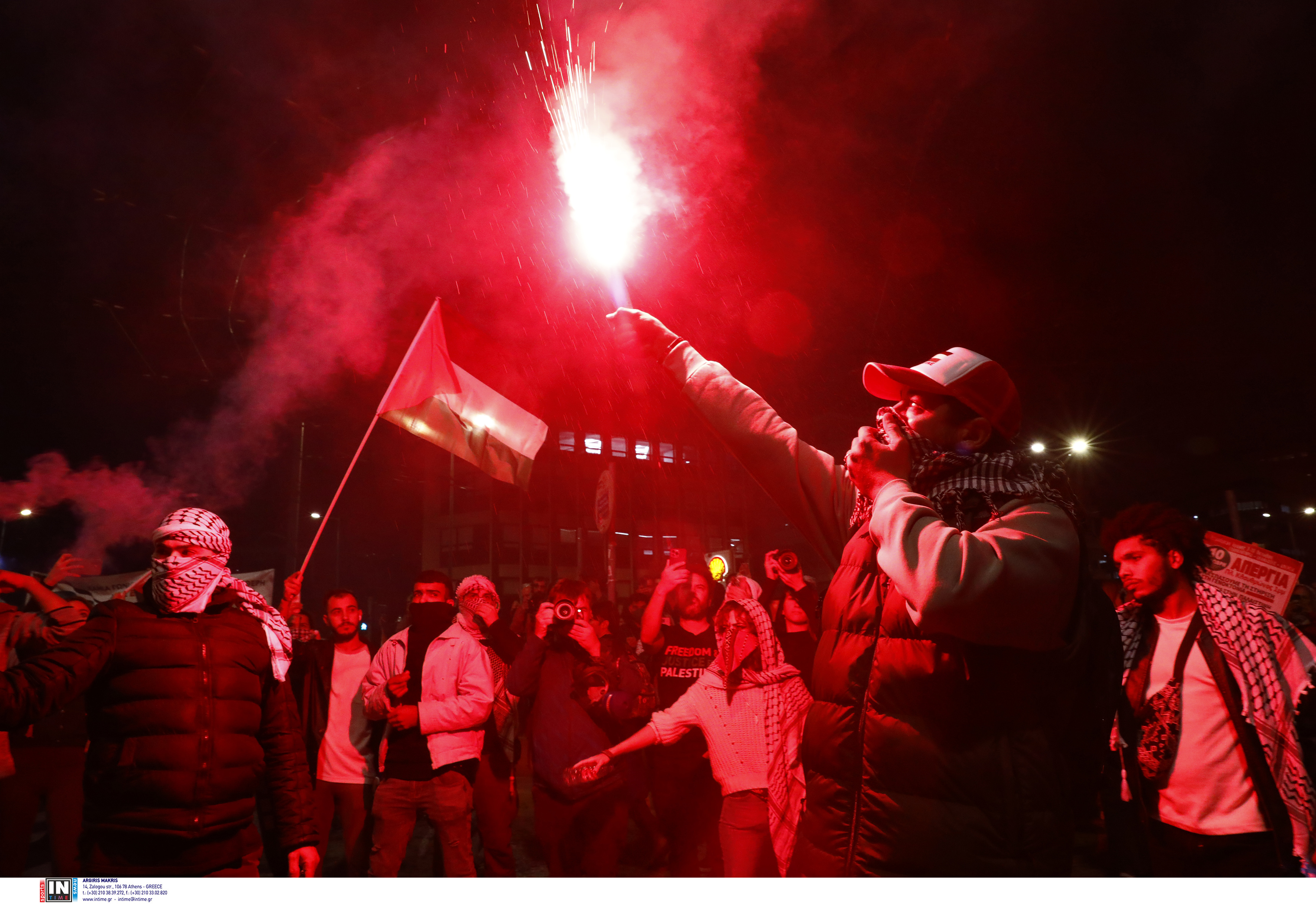 Επεισόδια έξω από την πρεσβεία του Ισραήλ στην Αθήνα [εικόνες]-4