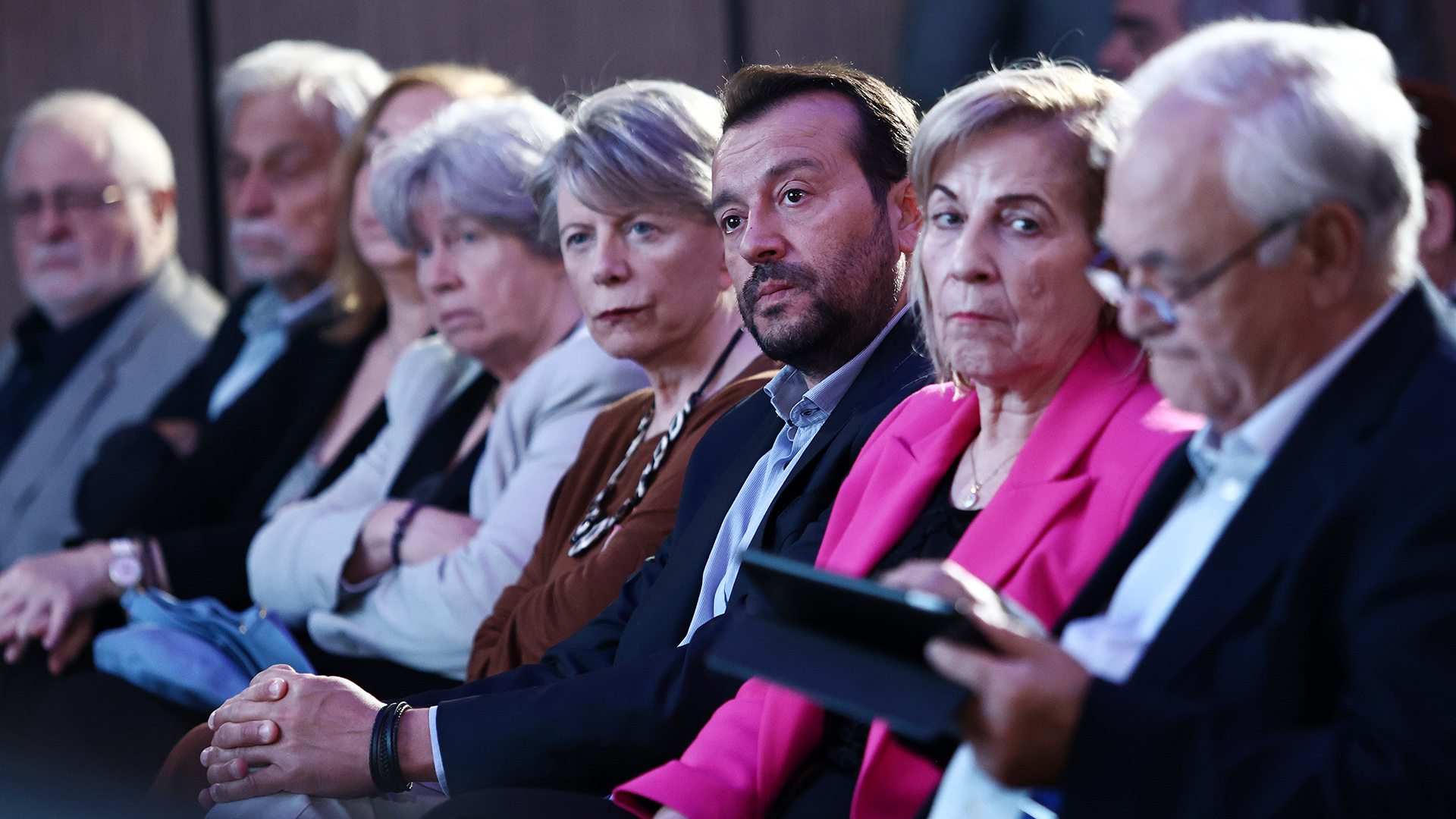 Ο Τσίπρας στην «κολυμπήθρα της κοινωνίας», ο ΣΥΡΙΖΑ στο… ντιβάνι-1