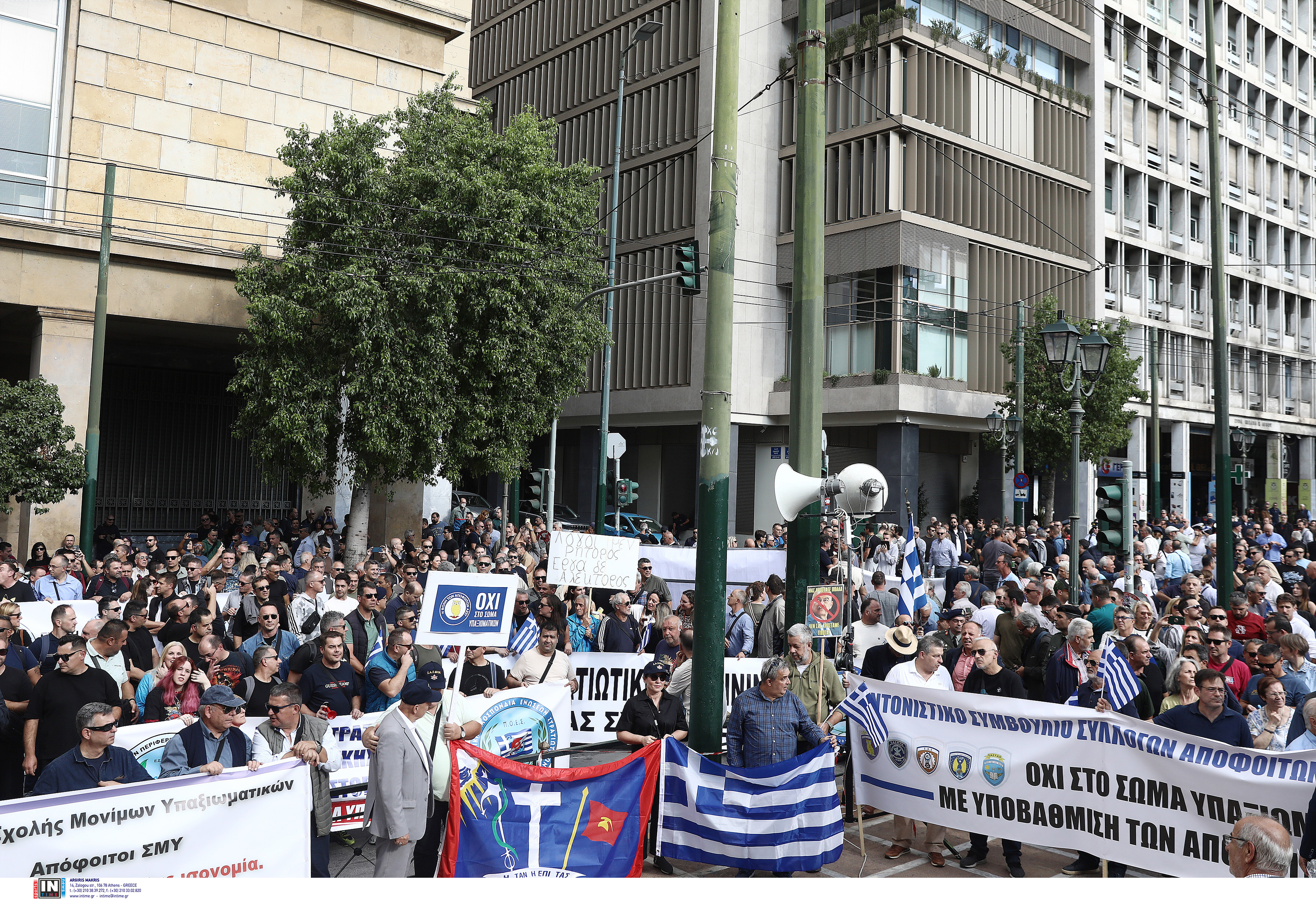 Συγκέντρωση ενστόλων στο Σύνταγμα ενάντια στο νομοσχέδιο του υπουργείου Αμυνας-2