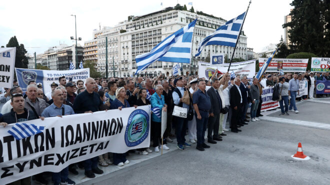 συγκέντρωση-ενστόλων-στο-σύνταγμα-εν-563862838