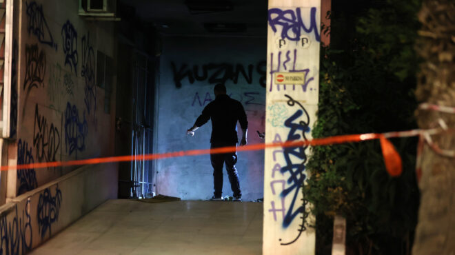 η-στιγμή-της-έκρηξης-έξω-από-το-παράρτη-563863456