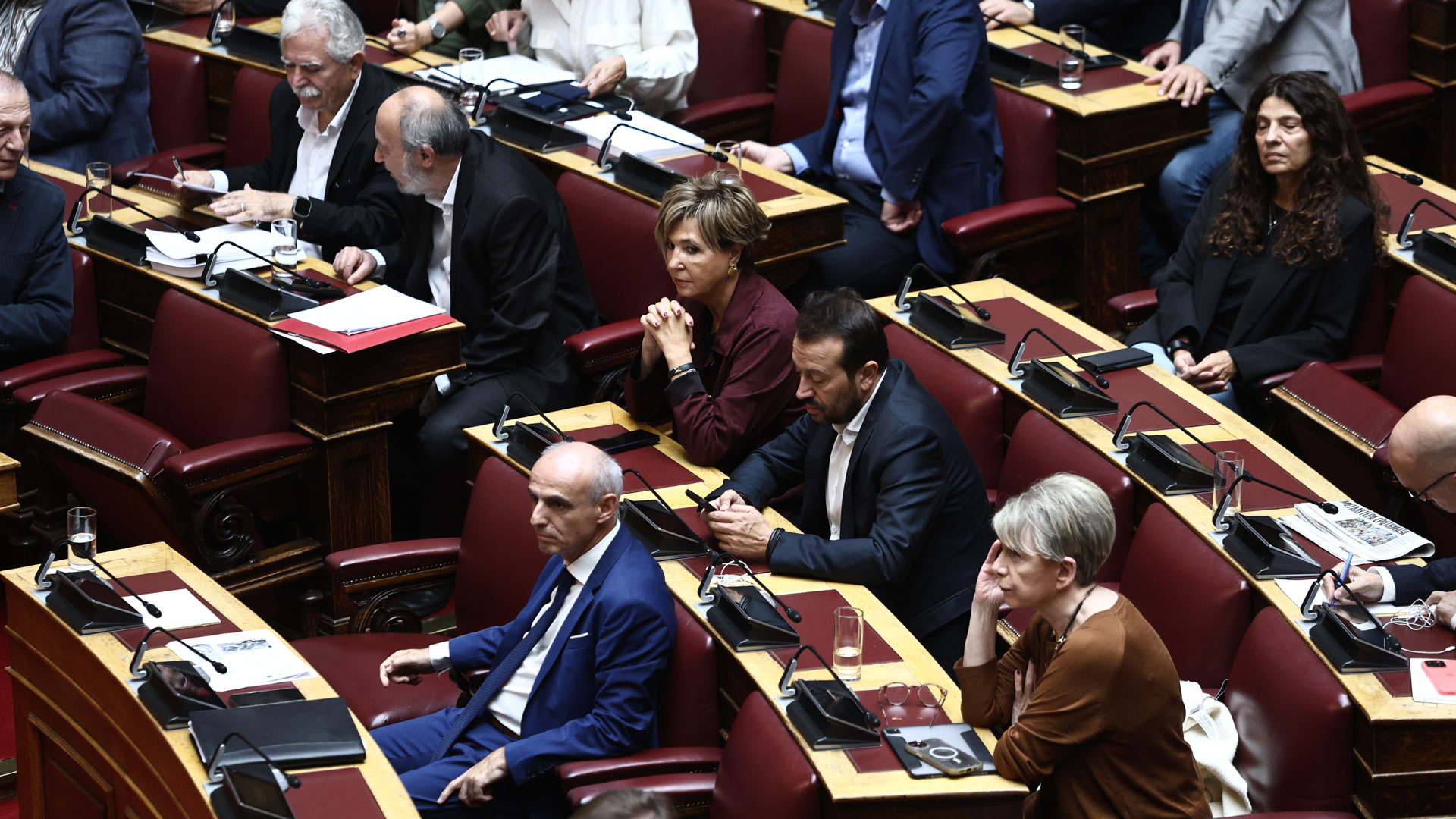 Βουλή: Μετωπική κυβέρνησης – αντιπολίτευσης για το εργασιακό νομοσχέδιο – Πυρά για το 13ωρο-1