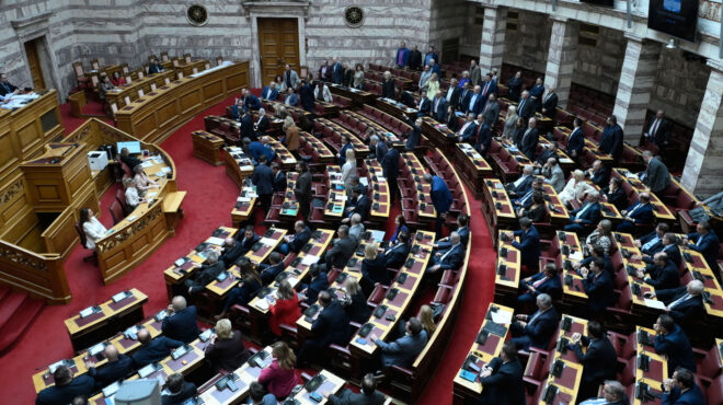 αποχώρησε-ο-συριζα-πριν-την-ψήφιση-του-563868811