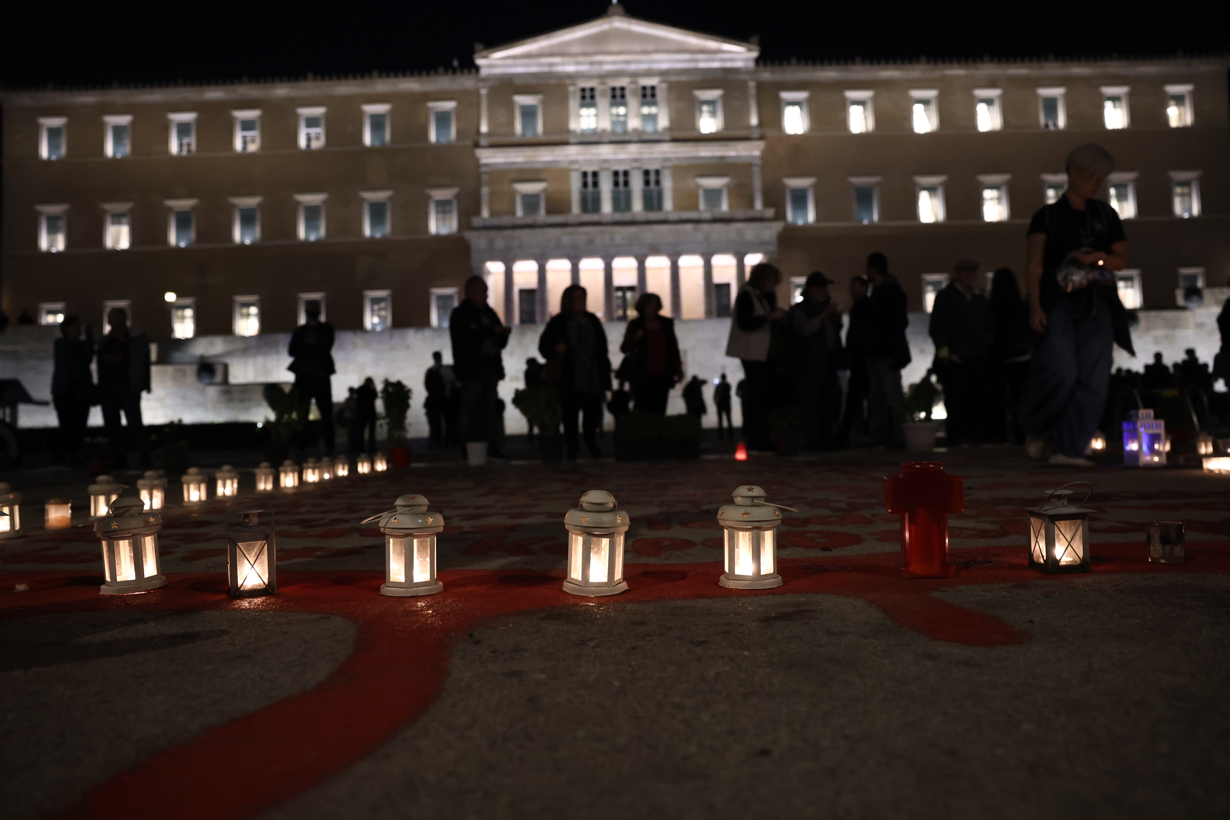 Συγκέντρωση διαμαρτυρίας στο Σύνταγμα για τον Αγνωστο Στρατιώτη (εικόνες)-2