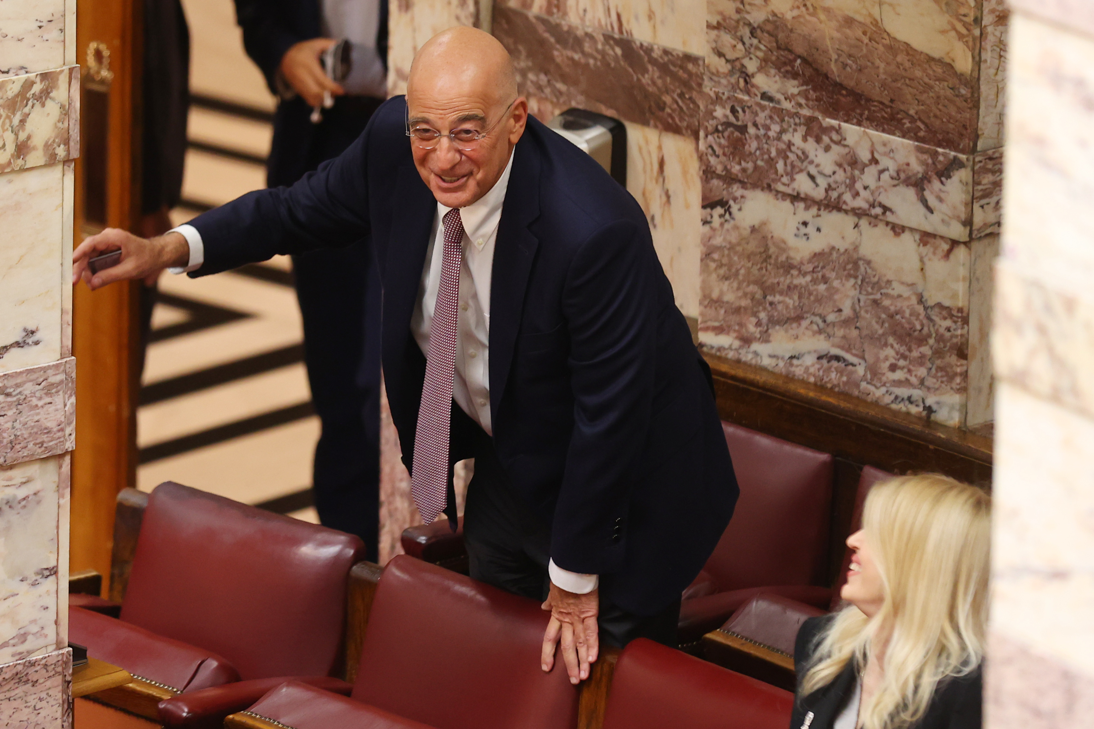 Βουλή: Ψηφίστηκε η τροπολογία για τον Αγνωστο Στρατιώτη – Η παρουσία Δένδια και οι αιχμές Γεωργιάδη-1