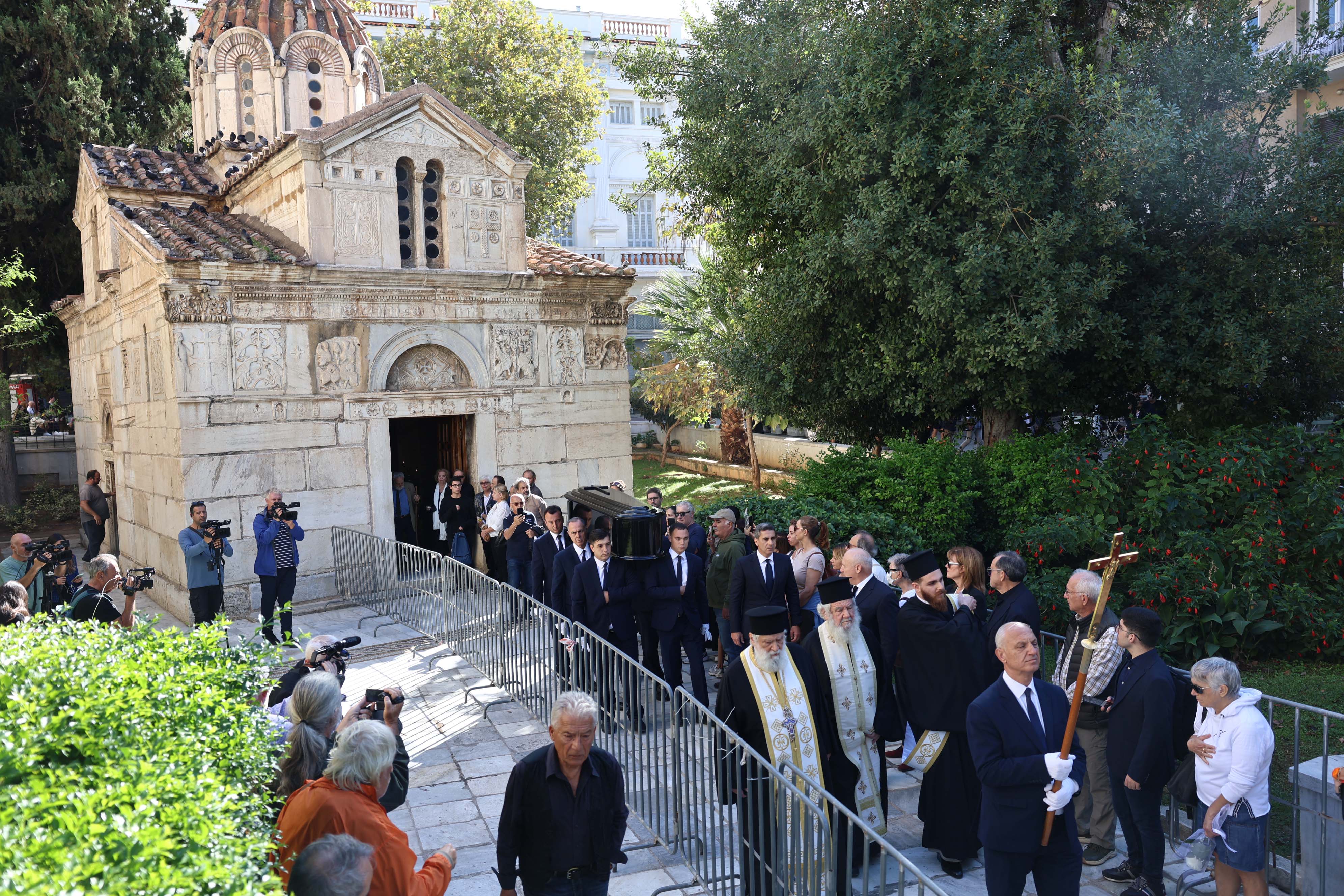 Διονύσης Σαββόπουλος: Μελωδίες και χειροκροτήματα στο «ύστατο χαίρε»-1