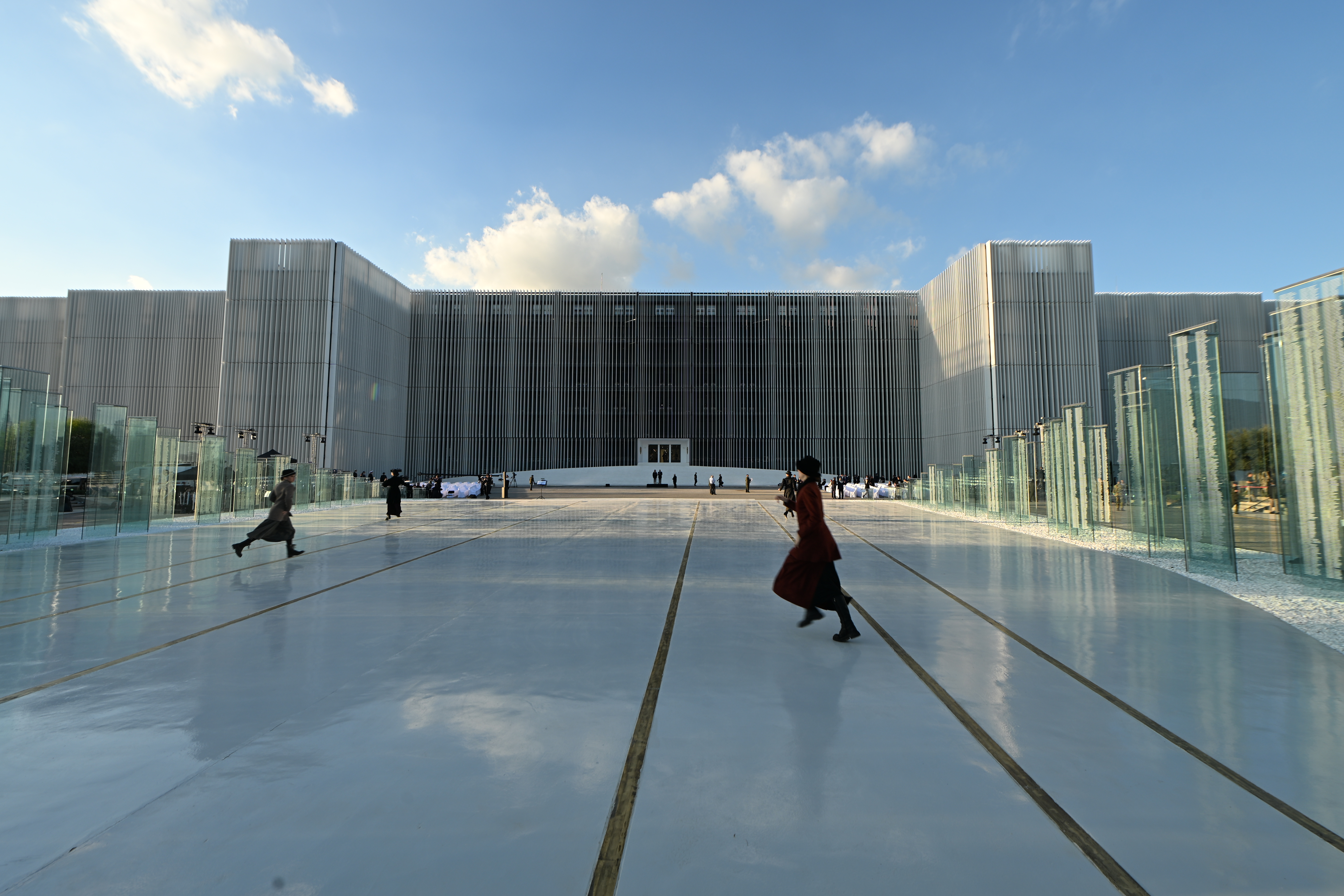 Πεντάγωνο: Η νέα βιοκλιματική πρόσοψη και η Κιβωτός Εθνικής Μνήμης του Κώστα Βαρώτσου (φωτογραφίες)-12