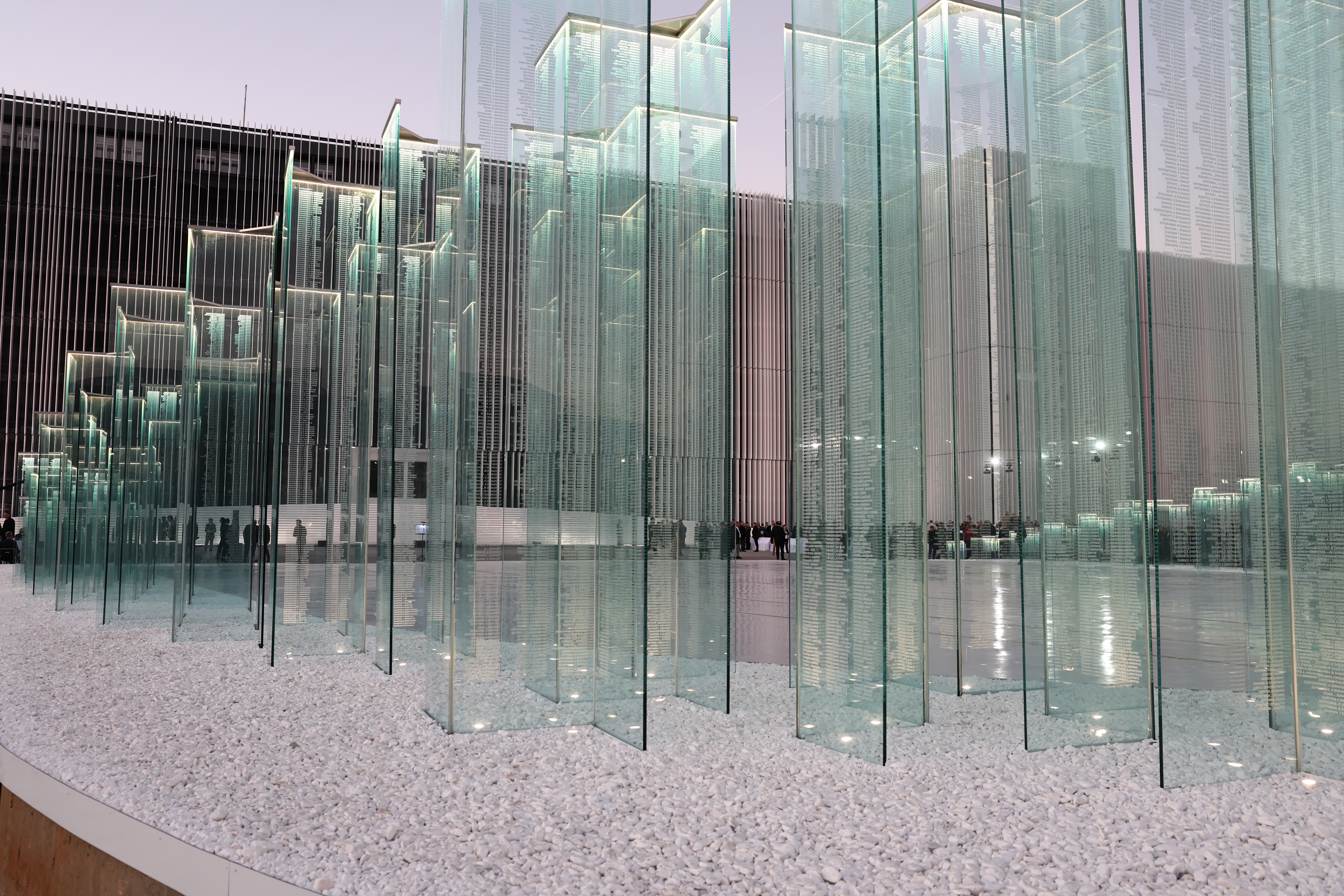 Πεντάγωνο: Η νέα βιοκλιματική πρόσοψη και η Κιβωτός Εθνικής Μνήμης του Κώστα Βαρώτσου (φωτογραφίες)-3