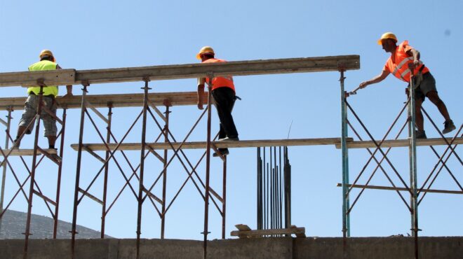 μια-νέα-γενιά-αυθαιρέτων-προ-των-πυλών-563865331