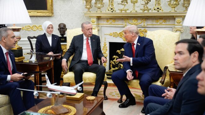 τουρκία-ιντριγκες-στο-παλάτι-του-ερντ-563844472