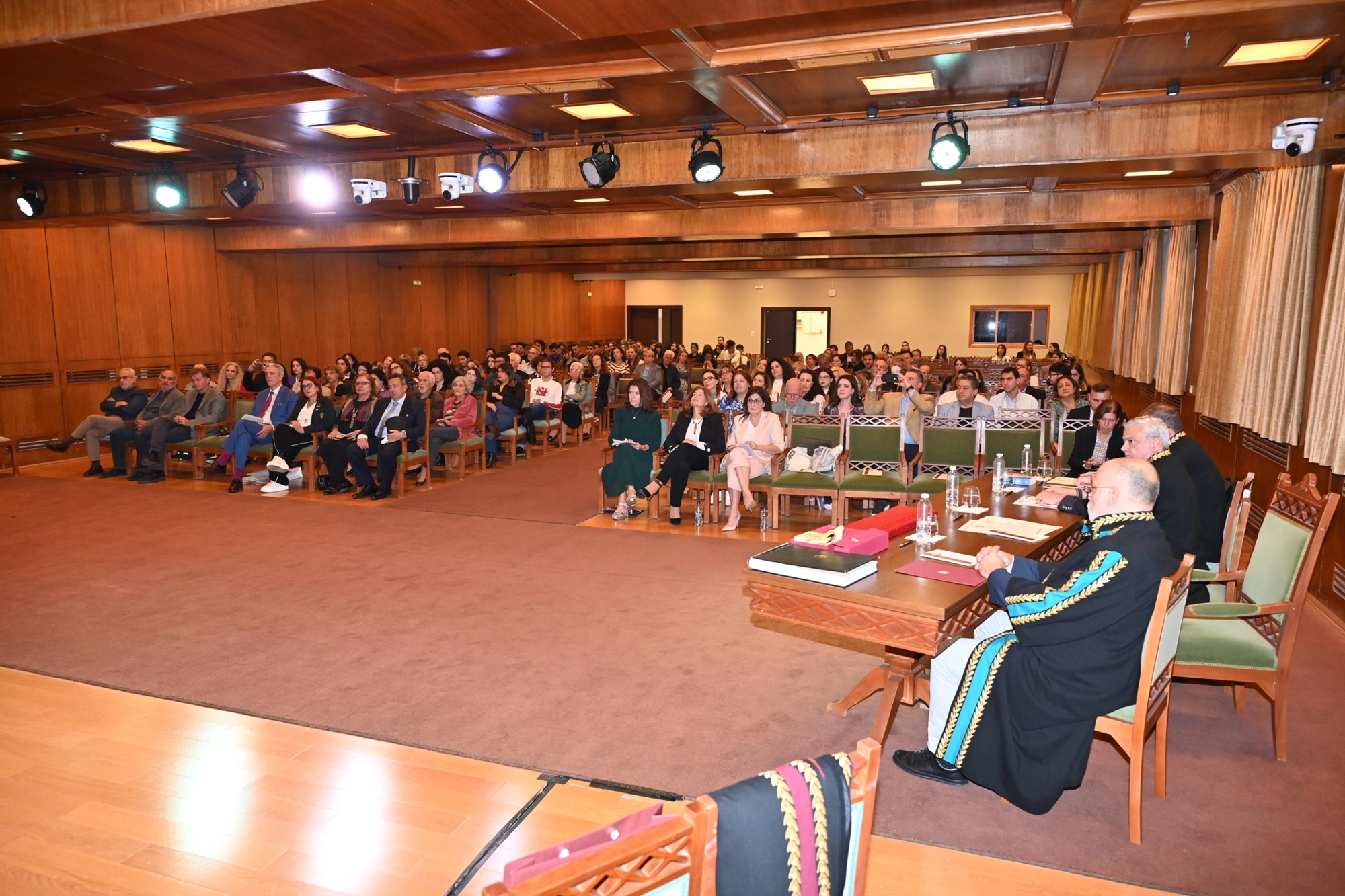 Επίτιμη διδάκτωρ του Πανεπιστημίου Πατρών η Βικτόρια Χίσλοπ-3