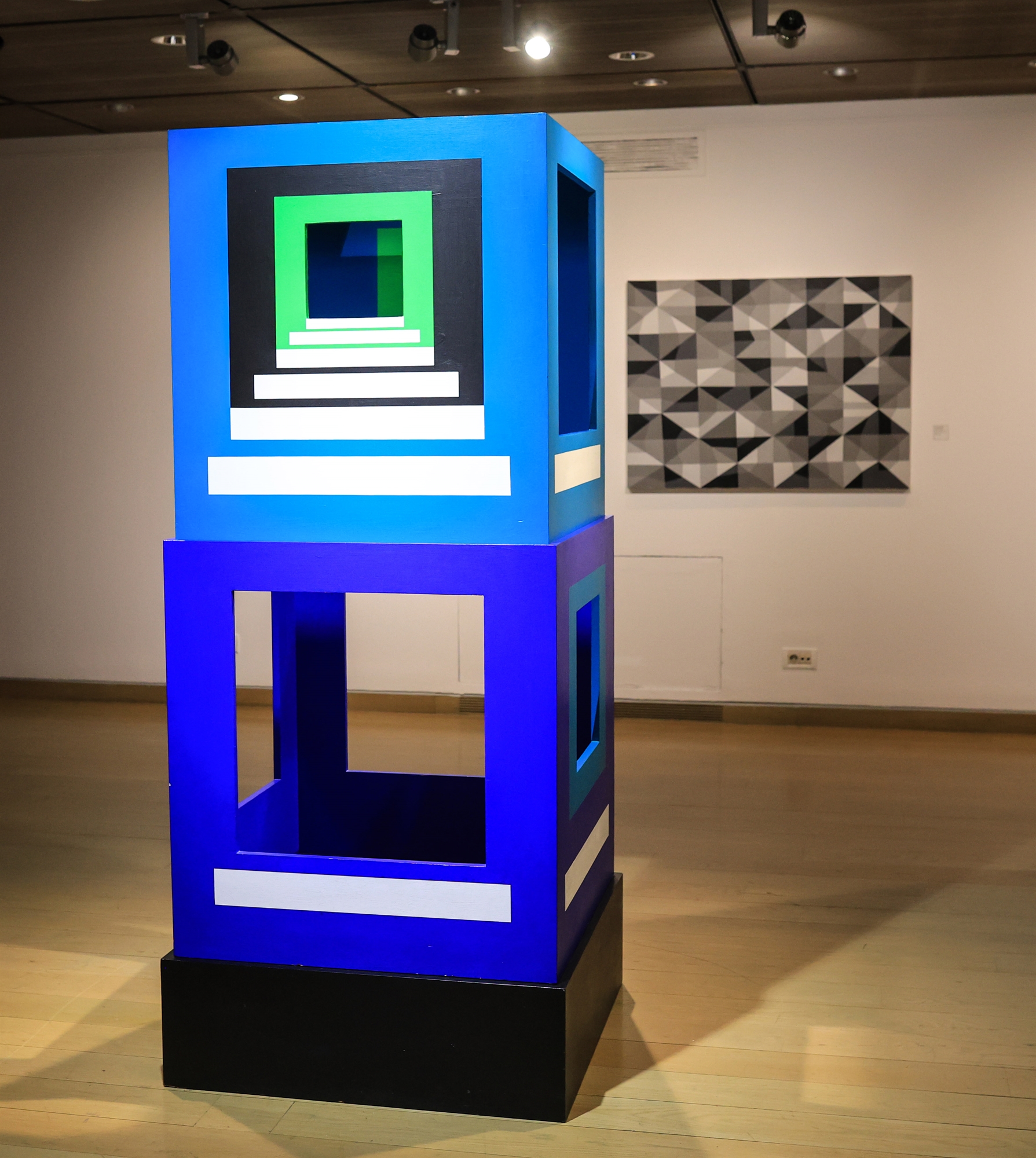 Εμπντιζάμ Αμπντουλαζίζ στην «Κ»: Η τέχνη μου είναι μια εξίσωση-1